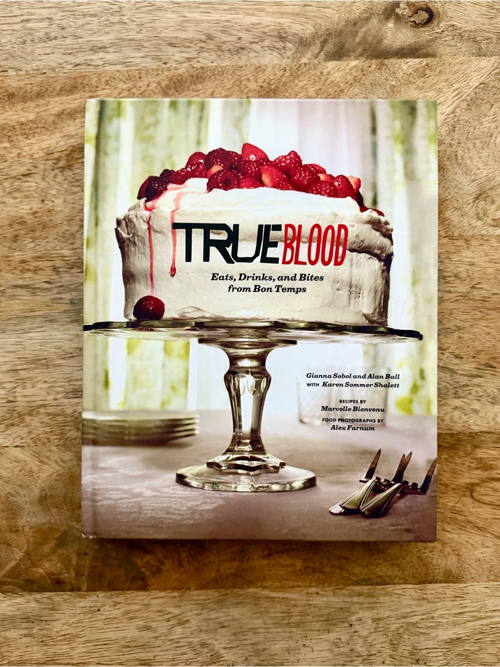 NEW HBO True Blood Hardcover Cookbook-----Sookie-Lafayette-Jason-Bill-Yummy Eric